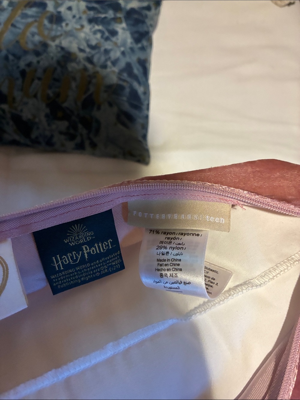 Pottery Barn - Harry Potter 3 piece Pillow Set ⭐️ - Picture 5 of 7